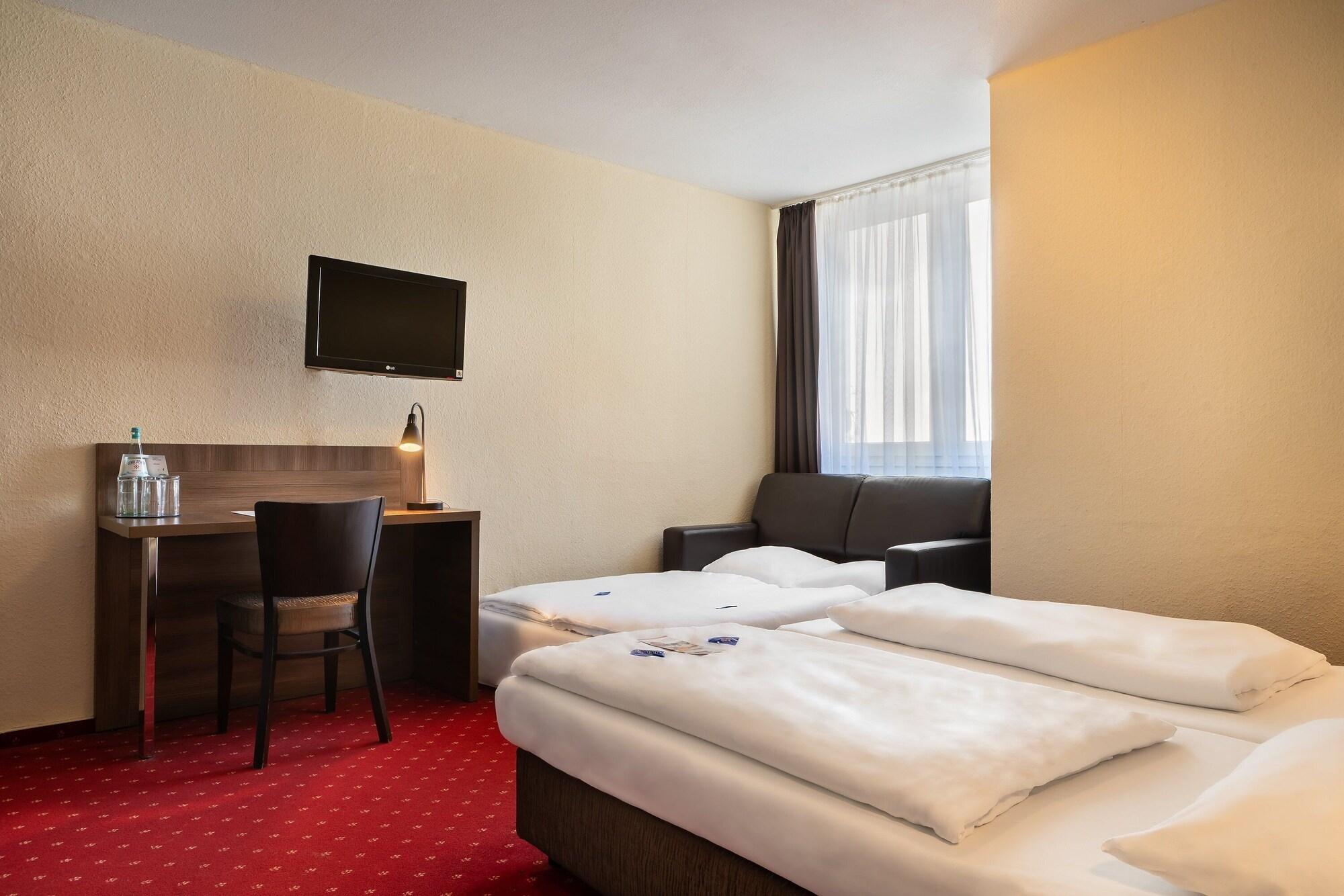 Hotel Leonet Kolonia Zewnętrze zdjęcie