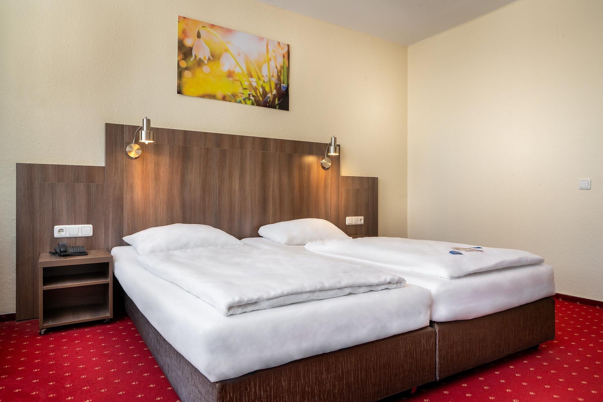 Hotel Leonet Kolonia Zewnętrze zdjęcie