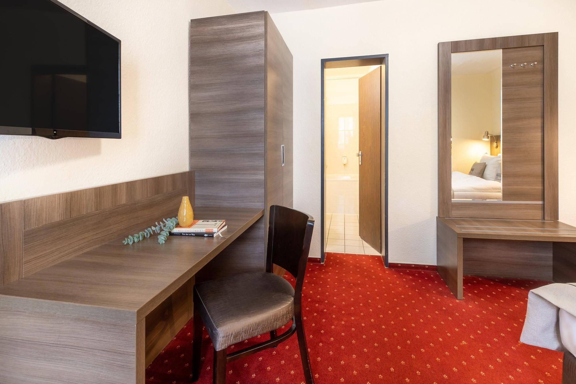 Hotel Leonet Kolonia Zewnętrze zdjęcie
