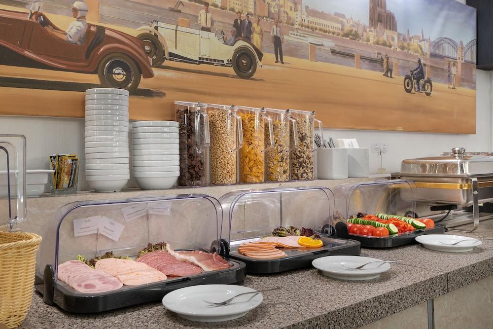 Hotel Leonet Kolonia Zewnętrze zdjęcie